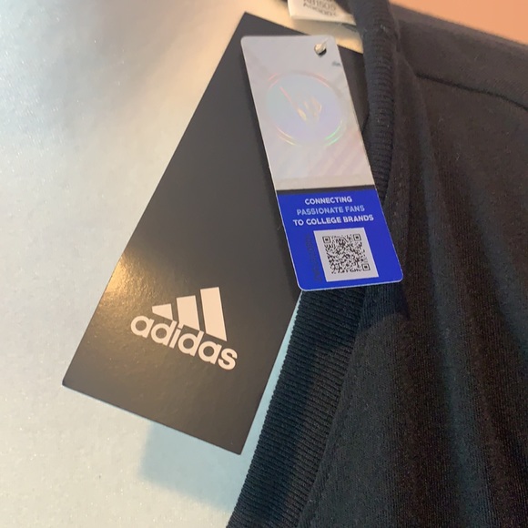 NWT - women’s tee - Picture 4 of 4